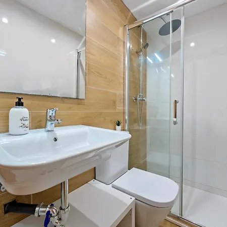 Clauhomes Ferrers *